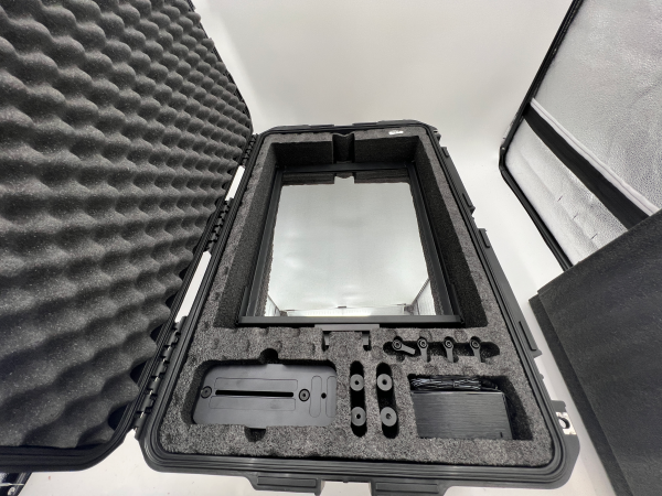 ikan PT3700 17 Inch Rod based Location / Studio Teleprompter - Image 2